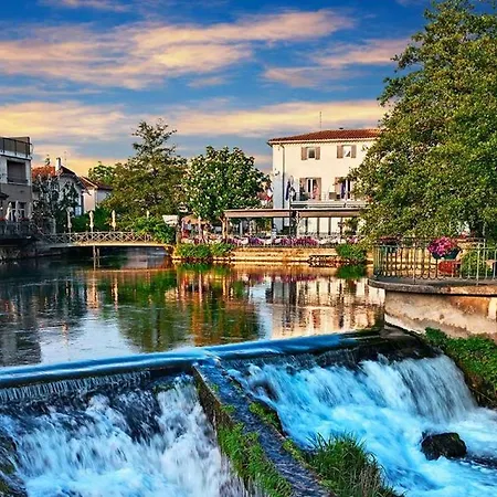 Charmant Studio En Centre-Ville De L'Isle-Sur-La-Sorgue Exterior photo